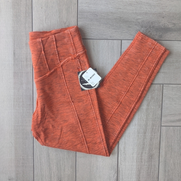 NWT FP MOVEMENT Free People High-Rise Ankle Length Hybrid Leggings Small - Picture 2 of 10